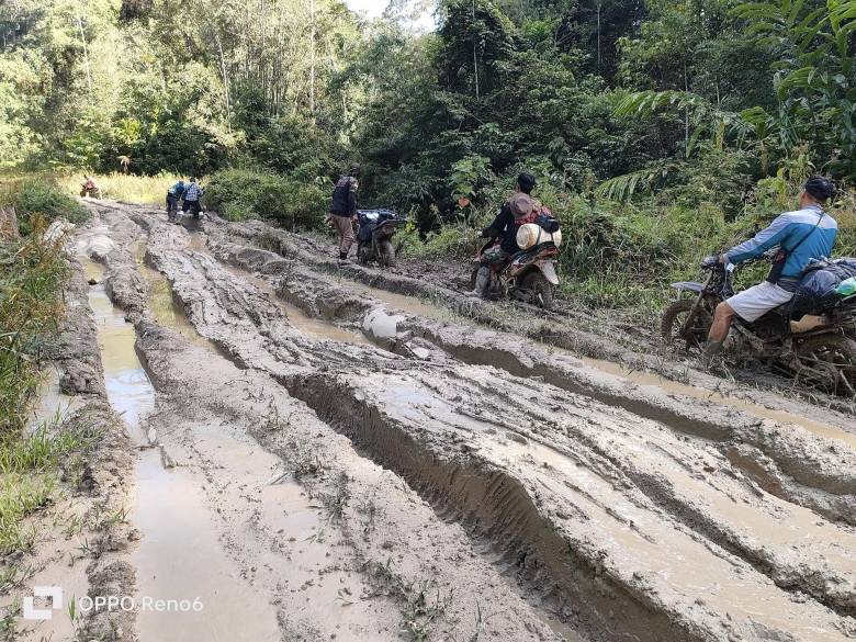 Jalan Krayan Ketika Tabir Kenisah Tercarik Belah Dua